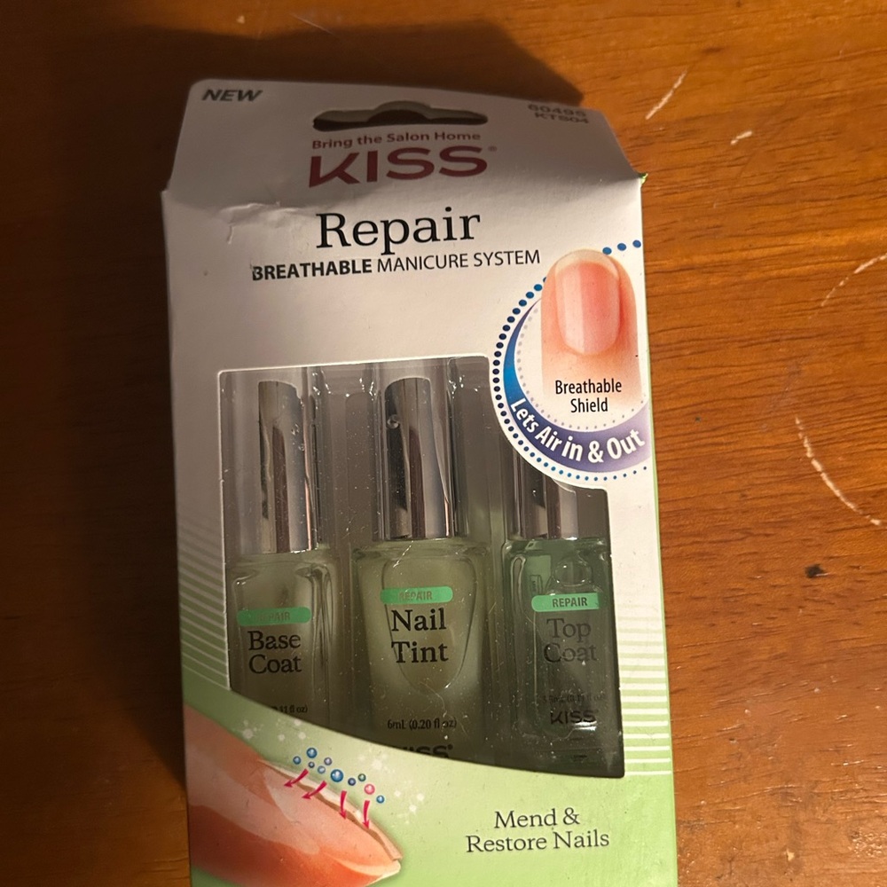 KISS Repair Manicure System with Silver and Green Design